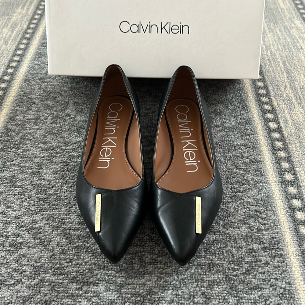 EUC - CK gorgeous flats!